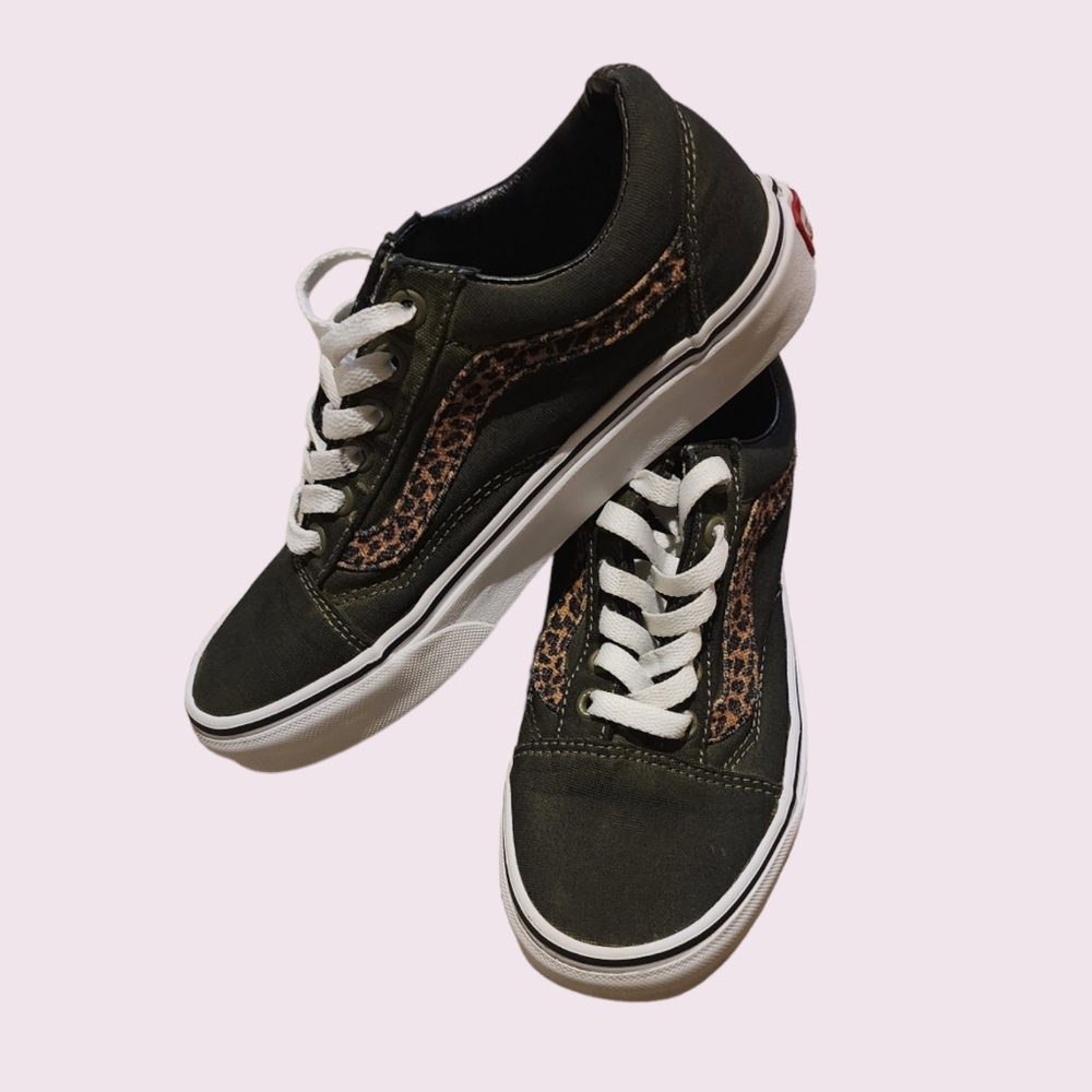 Vans Off The Wall Shoes Men 5 Women 6.5 US Green Leopard Sneakers.USED